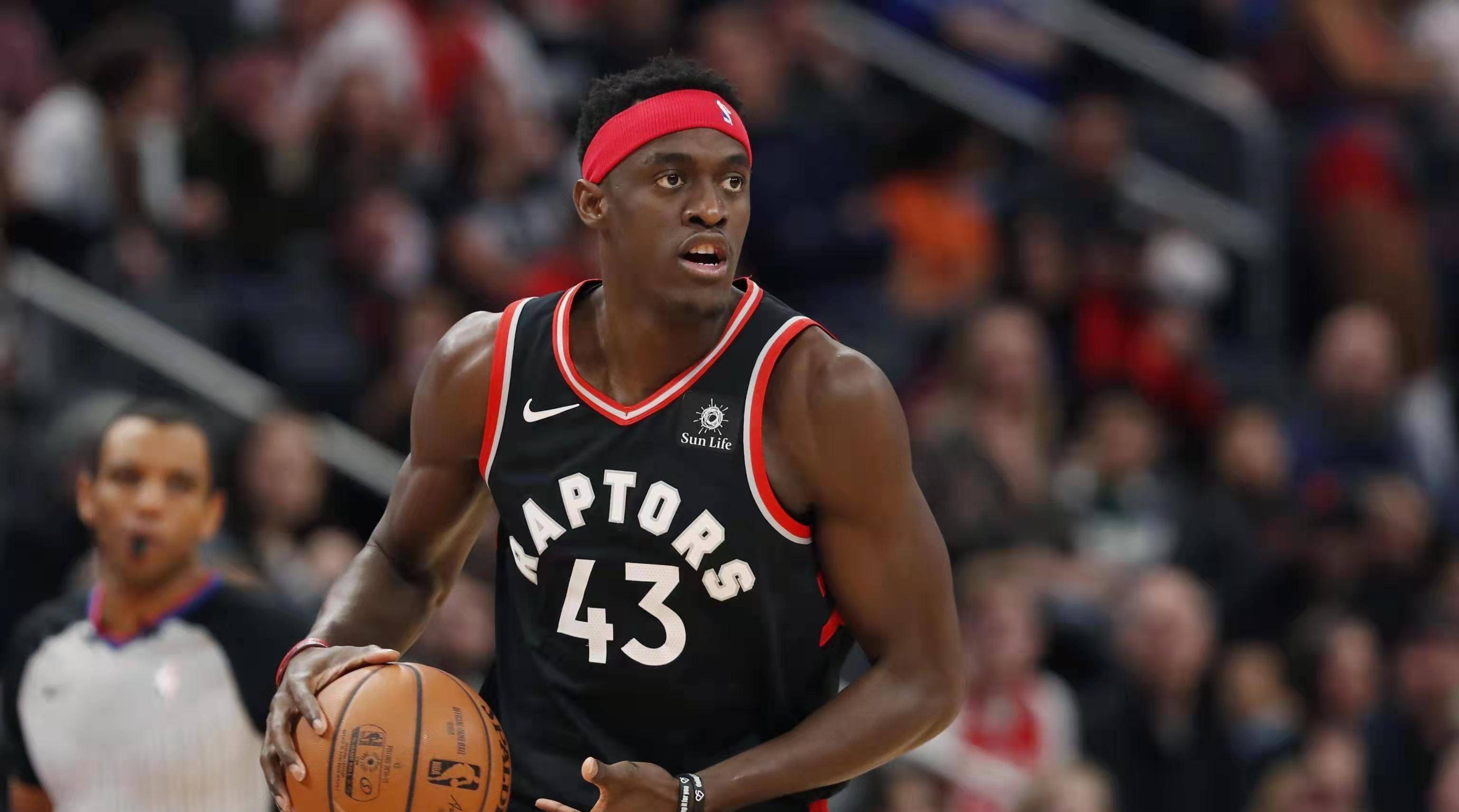 比赛规则变更引发热议！，西亚卡姆在公牛比赛中表现优异再创辉煌时刻的简单介绍