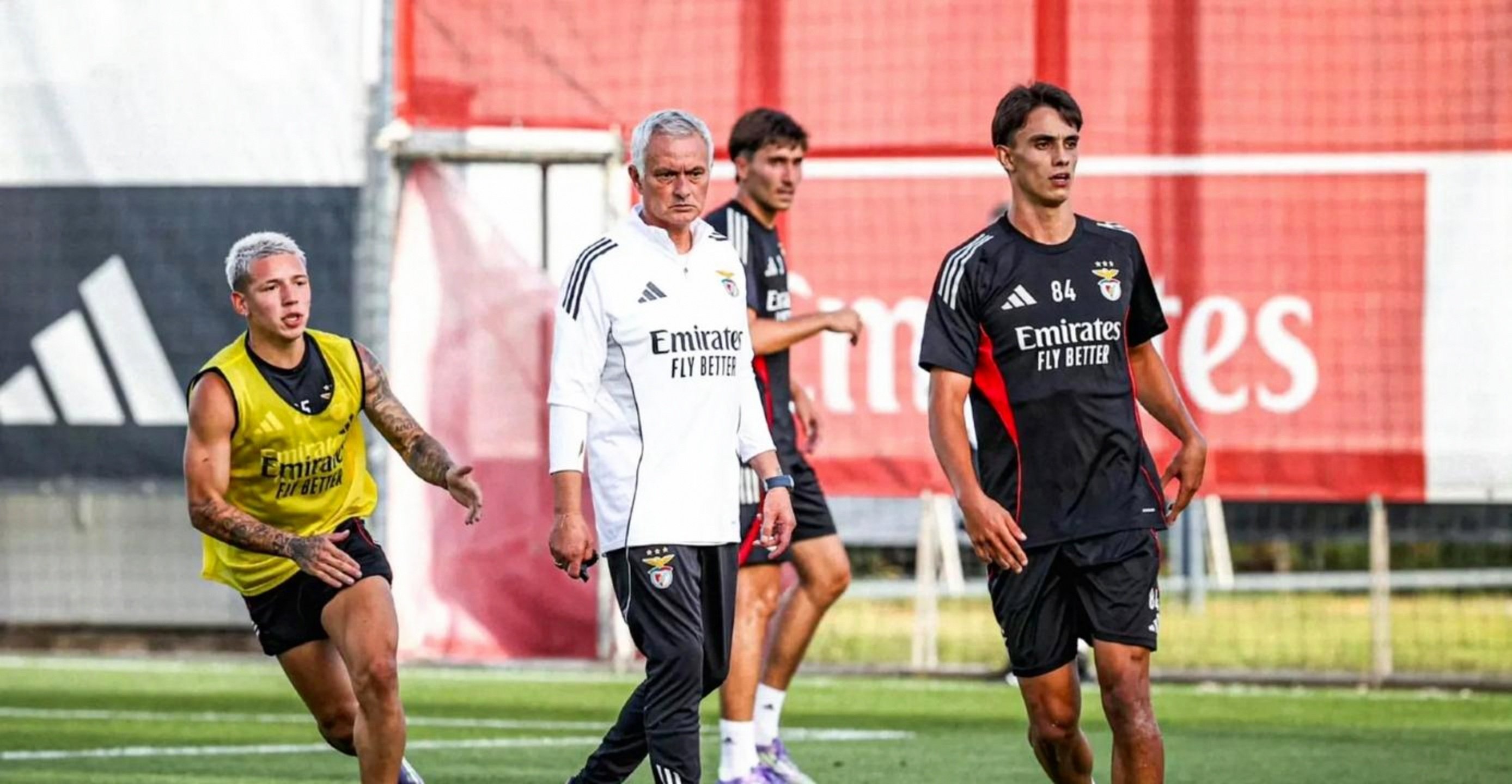 亚博体育官网客服-包含赛后葡超传出新动向，本菲卡队长鼓劲，管理层表态：震撼外界，年轻球员得到机会的词条-亚博体育官网客服